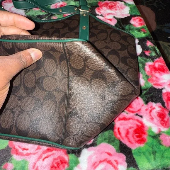 Coach Signature Brown and Green Shoulder Bag - Picture 2 of 7